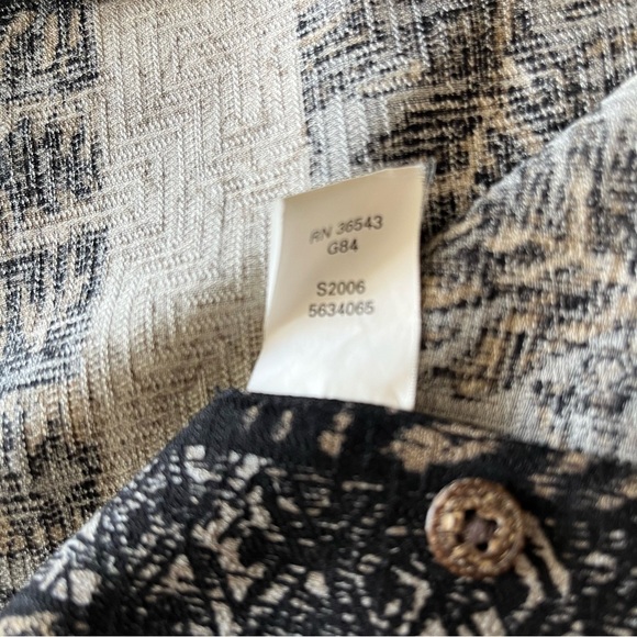 Claiborne 100% Silk Hawaiian Button Up Short Sleeve Shirt Black White Floral M - Picture 13 of 13